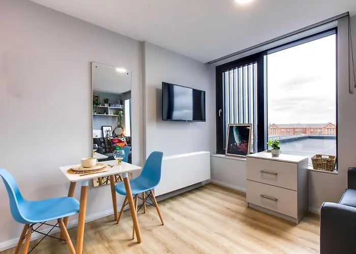 Yugo Explore - Kavanagh Court Apartment *