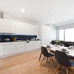 Yugo Explore - Kavanagh Court Daire