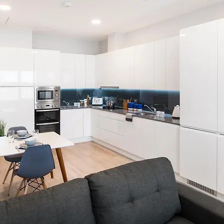 Yugo Explore - Kavanagh Court Apartament *