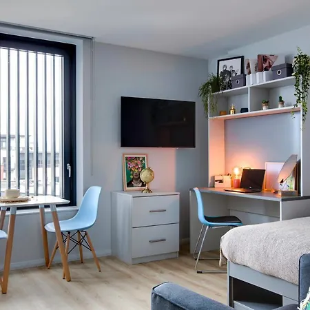 Yugo Explore - Kavanagh Court Apartment *